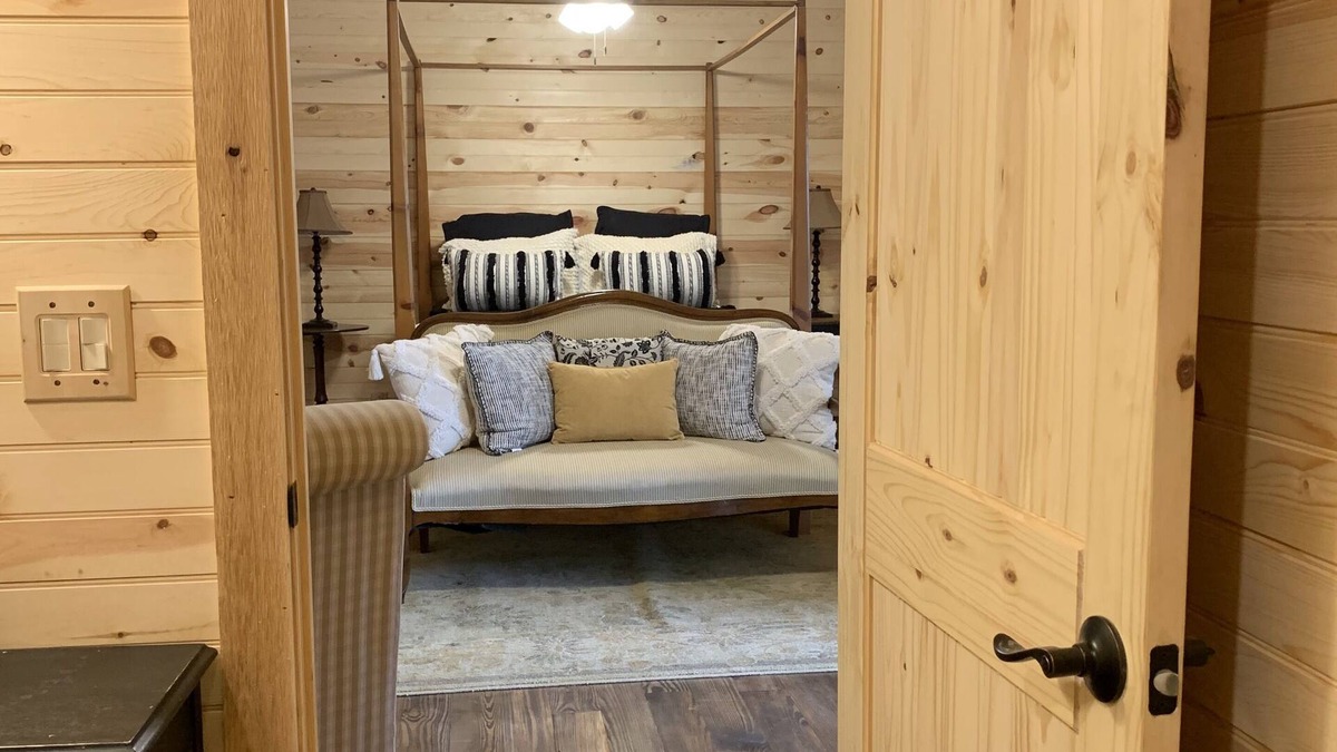 Willow City Cabin | Bella's Place