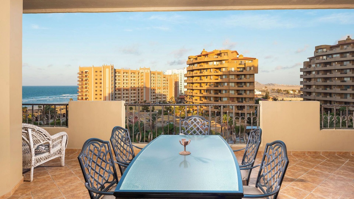 Sandy Beach Condo | Bella Sirena