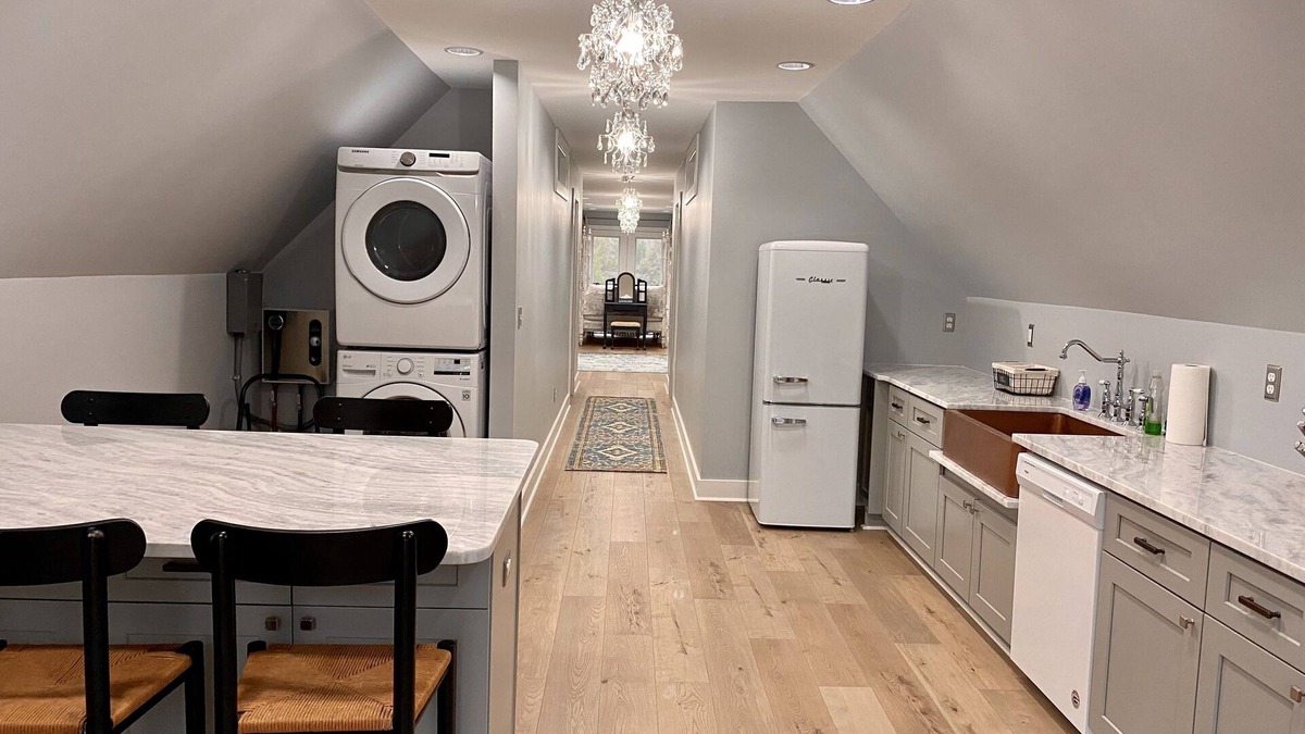 Fairview Apartment | Bella Terra (upper)
