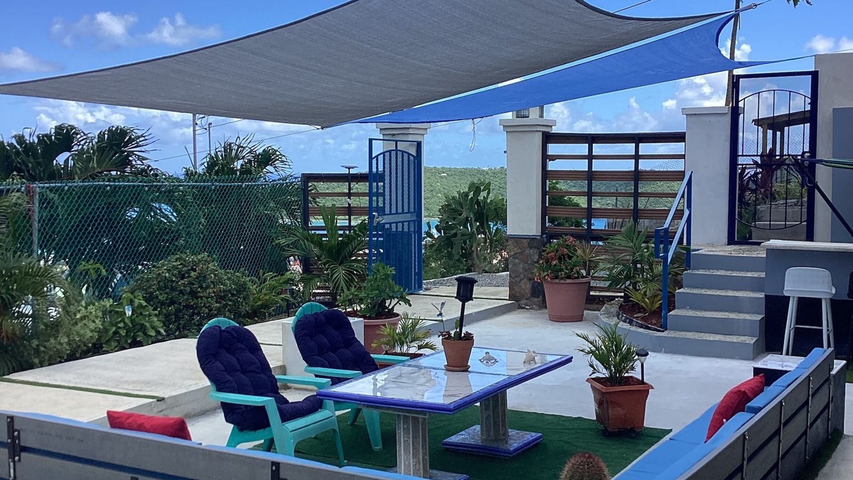 Estate Contant Apartment | BELLA TORTUGA - B Garden studio in charming St. Thomas with AC, Wi-Fi, Courtyard