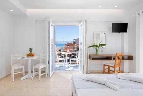 Benitses Hotel | Bella Vista Beach Hotel