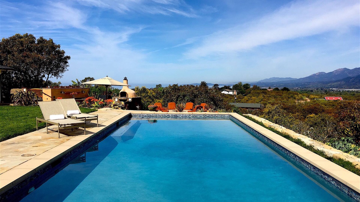 Carpinteria House | Bella Vista - Designer Comfort & Private Tennis Court in Carpinteria