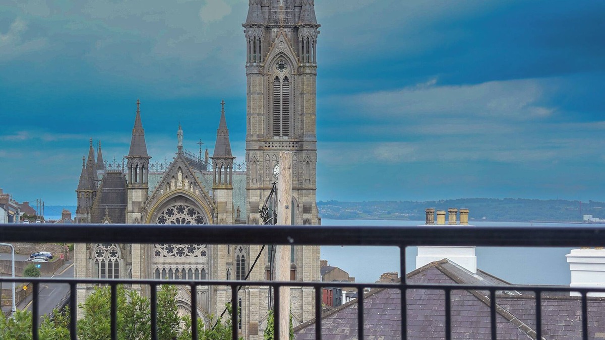 Cobh Hotel | Bella Vista Hotel & Self Catering Suites