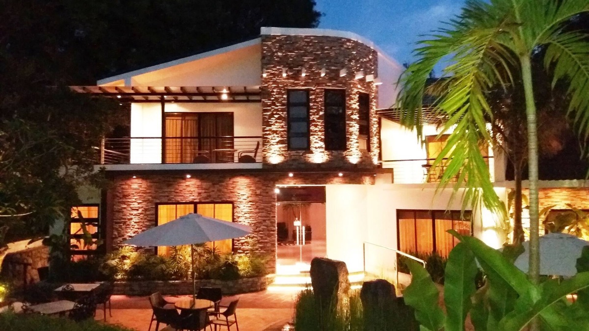 Paoay Hotel | Bellagio Hills Hotel and Restaurant