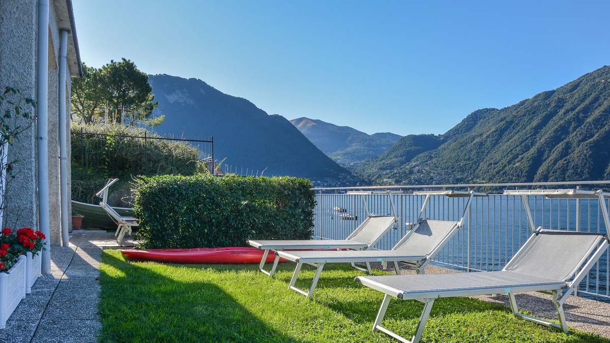 Lezzeno Apartment | Bellagio Villas - Nabucco with garden directly on the Lake