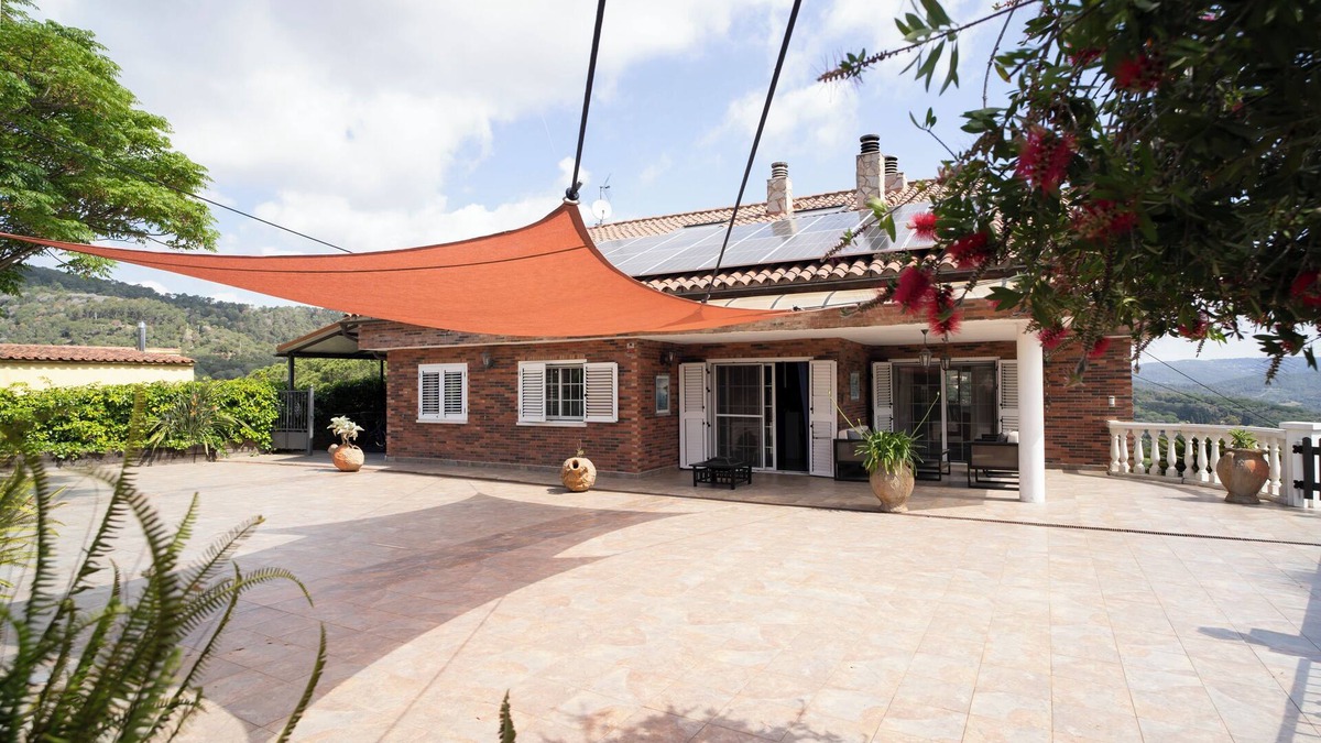Argentona Villa | Bellavista:beautiful, spacious villa in Barcelona, perfect family vacation!