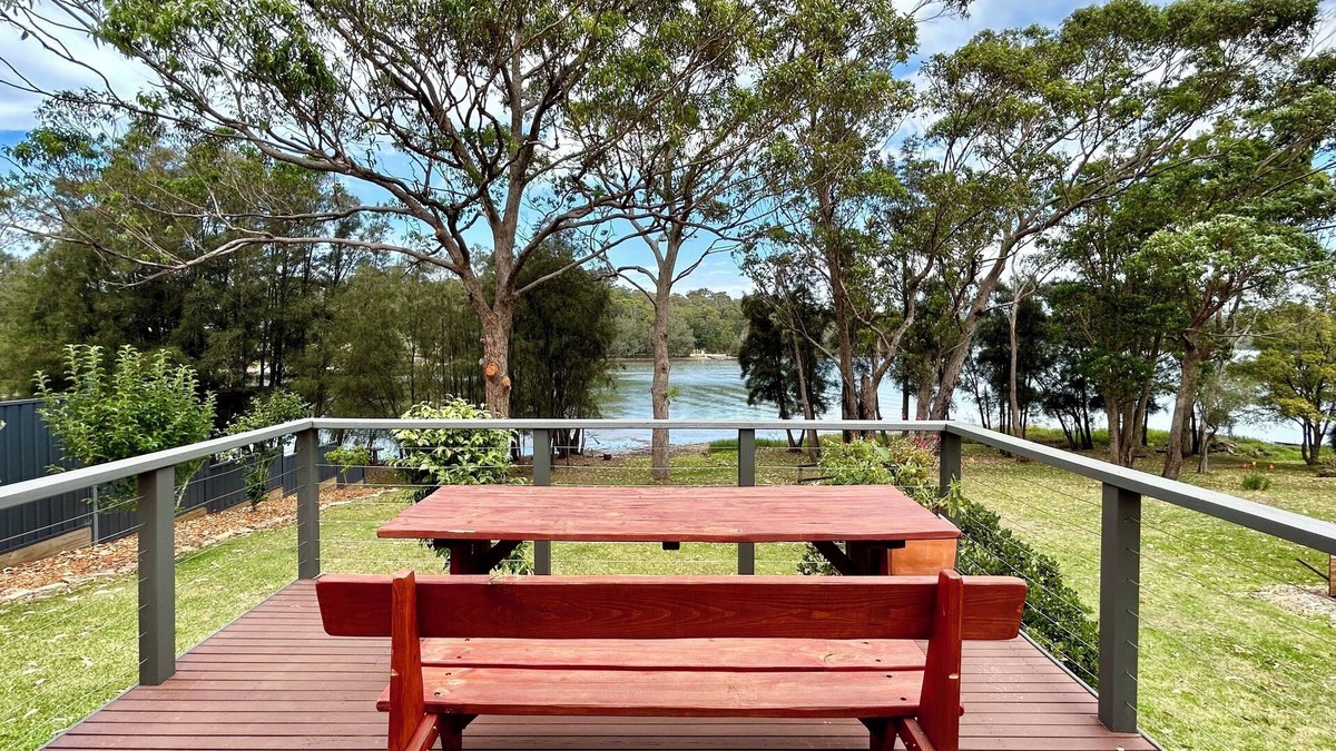 Wallaga Lake House | Bellbird Lakeside Cottage