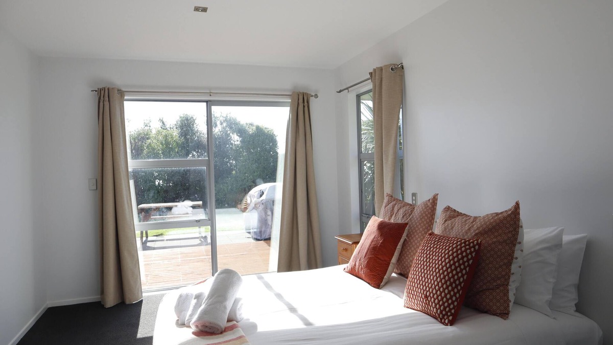 South Bay House | Bellbird - Stunning Views, Stunning Home