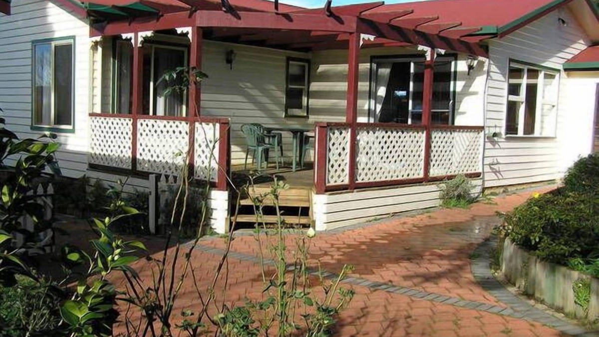 Scottsdale House | Belle Cottage - spacious self-contained 2 bedroom house