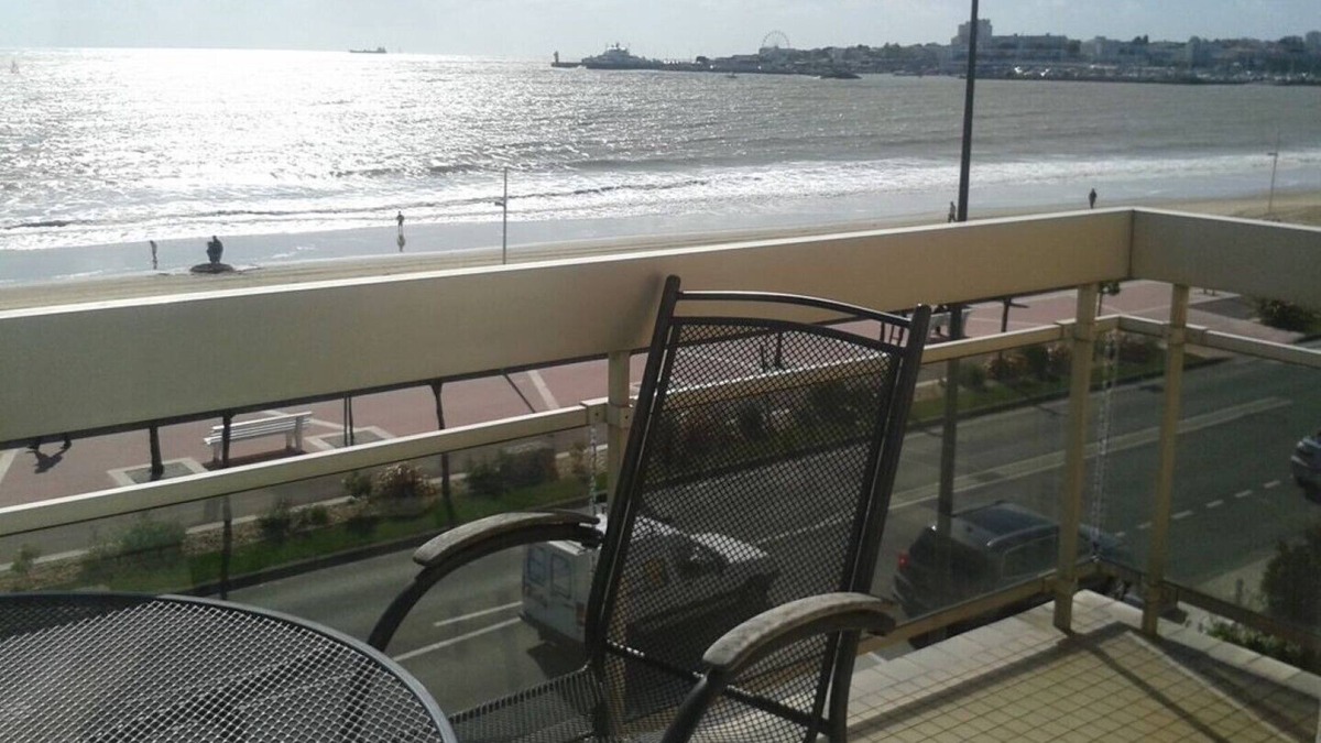 Royan Apartment | Belle Epoque Villa facing the sea