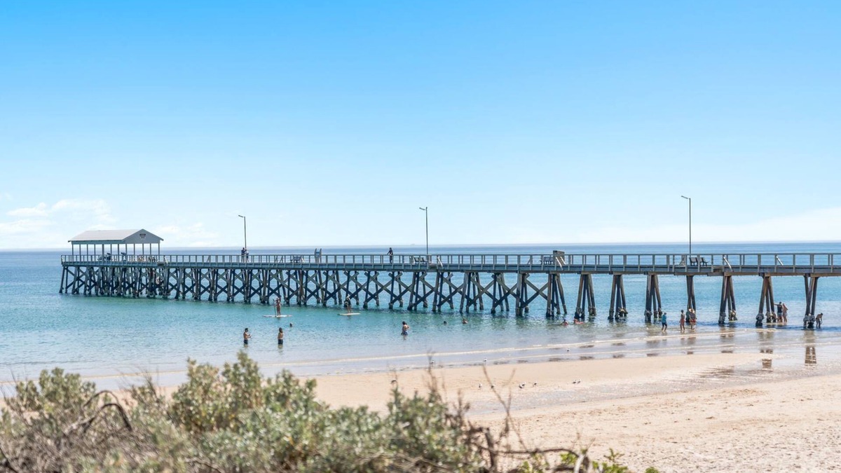 Henley Beach South Apartment | Belle Escapes - Relax Inn Henley Beach South