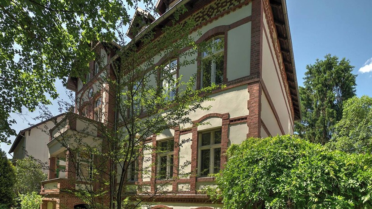 Zehlendorf Apartment | Belle Etage in villa district southwest Berlin