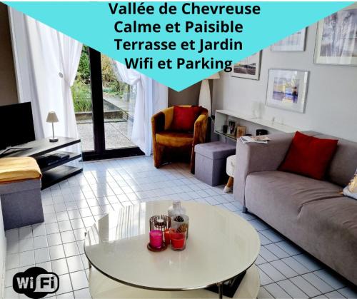 Saint-Remy-les-Chevreuse House | Belle Maison d'Art Verdoyante & jardin