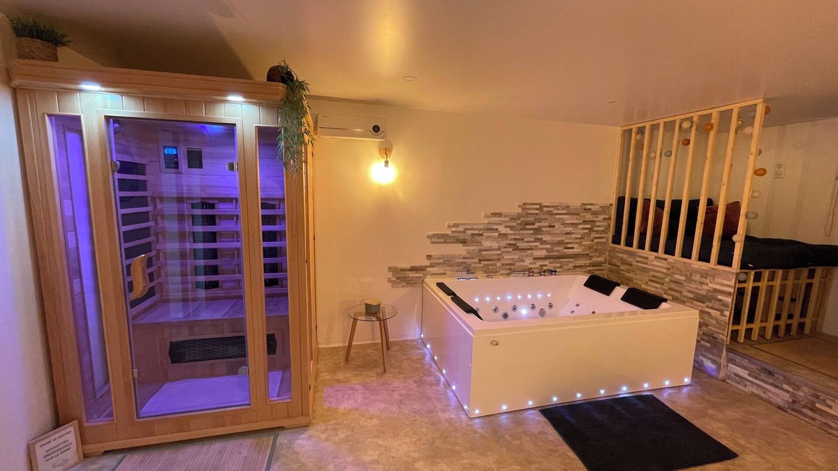 Veigne House | Belle Maison Avec Jacuzzi et Sauna Privatif