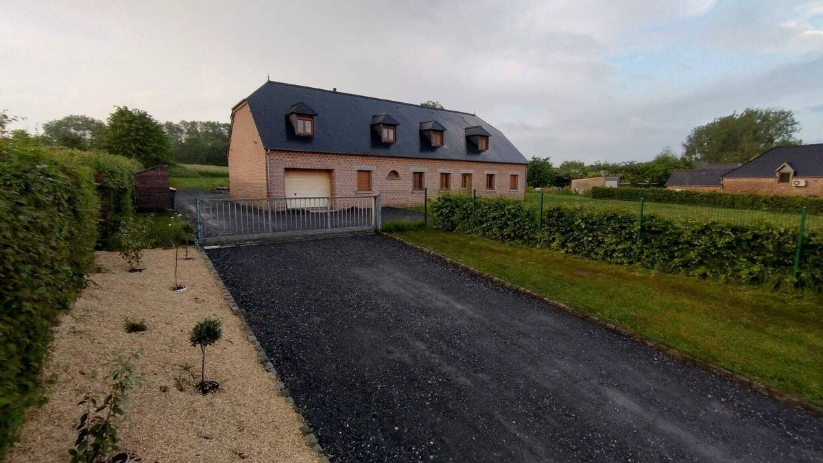 Englancourt House | Belle Maison de Campagne au Centre du Village Surplombant la Vallée de L'oise