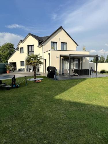 Caudebec-les-Elbeuf House | belle maison avec piscine chauffée sans vis-à-vis