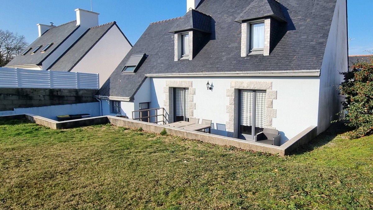 Nevez House | Belle Maison Lumineuse Avec Jardin Clos au Centre de Nevez - 500m des Commerces