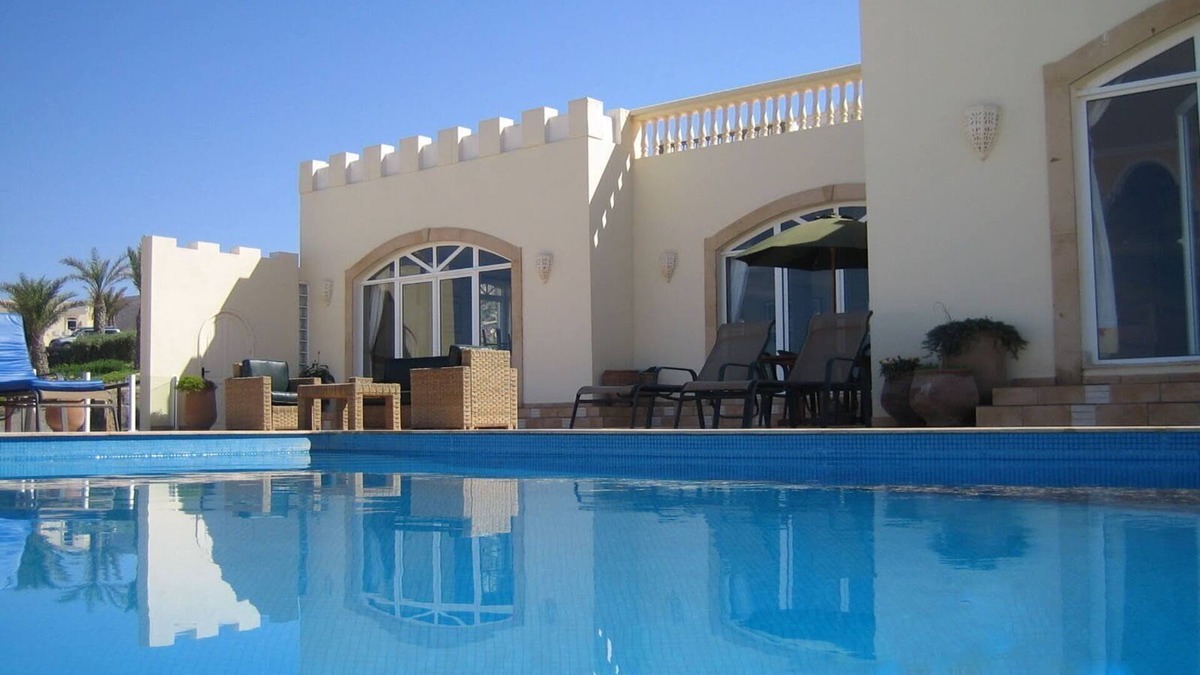 Tnine Aglou Villa | Belle Villa Face à L'océan Avec une Piscine Privée. 4 km South of Aglou