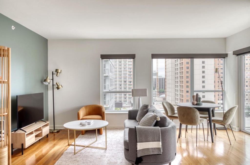 Northwest Bellevue Apartment | Bellevue 2BR w Gym WD Roof nr Downtown Park SEA-464