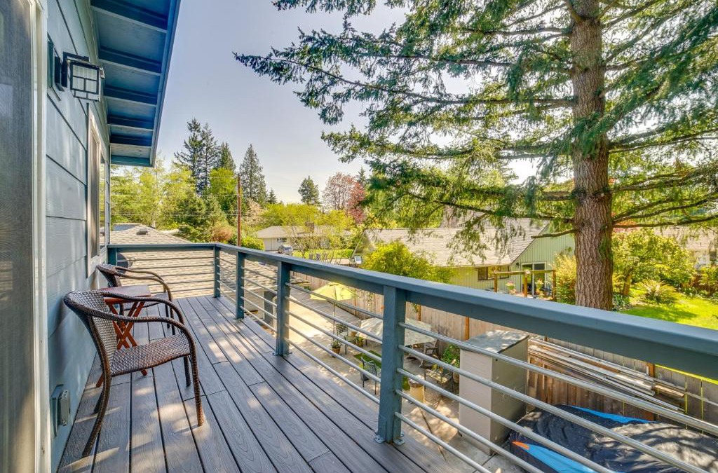 East Lake Hills Apartment | Bellevue Abode Balcony, 13 Mi to Downtown Seattle