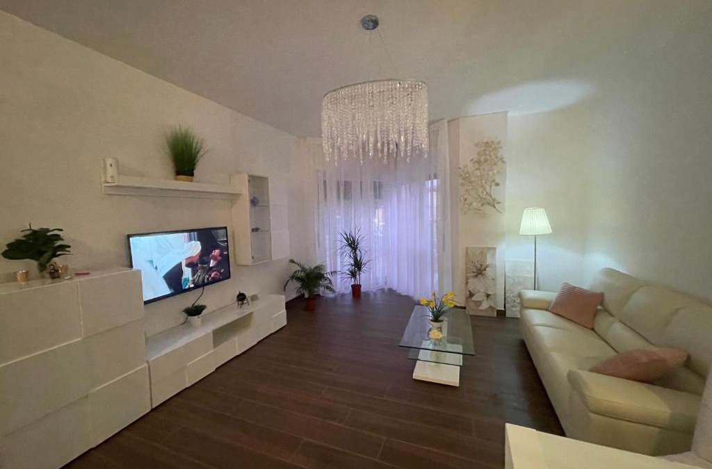 Sesto Calende Apartment | Bellissimo appartamento in centro a Sesto Calende