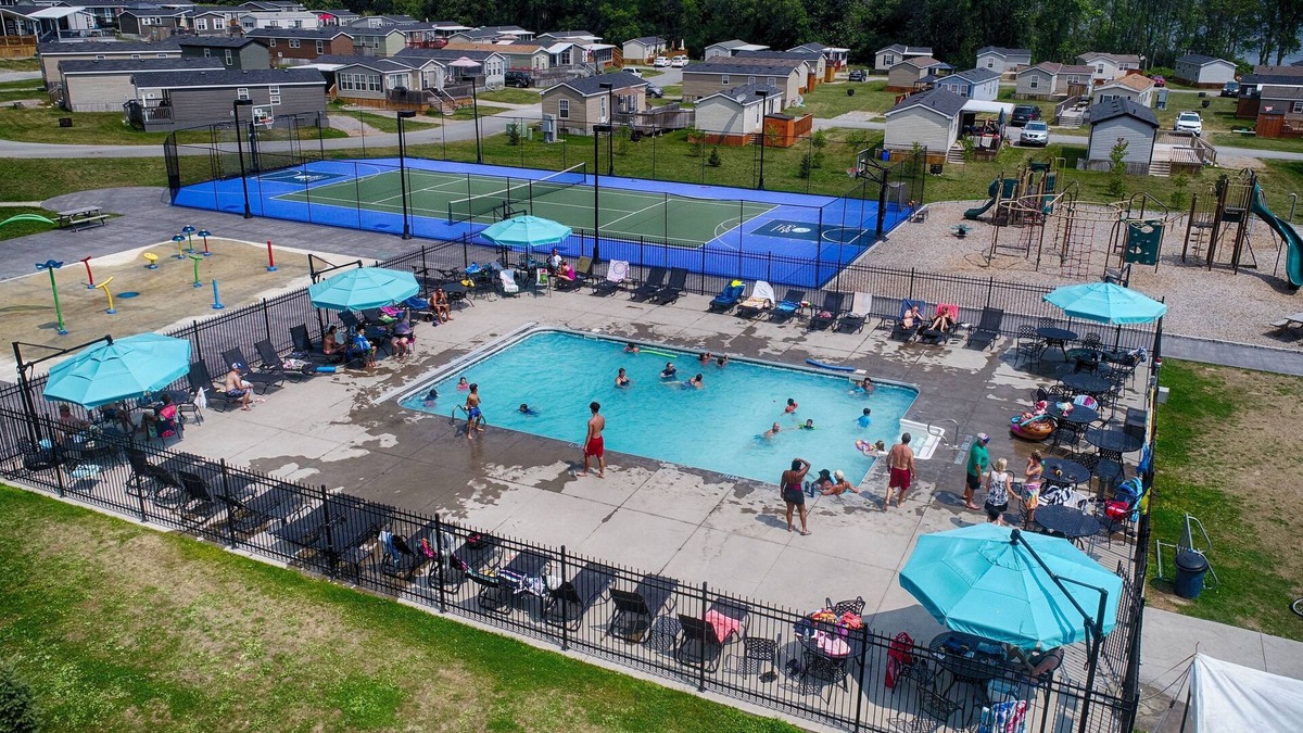 Otonabee-South Monaghan Hotel | Bellmere Winds Golf Resort