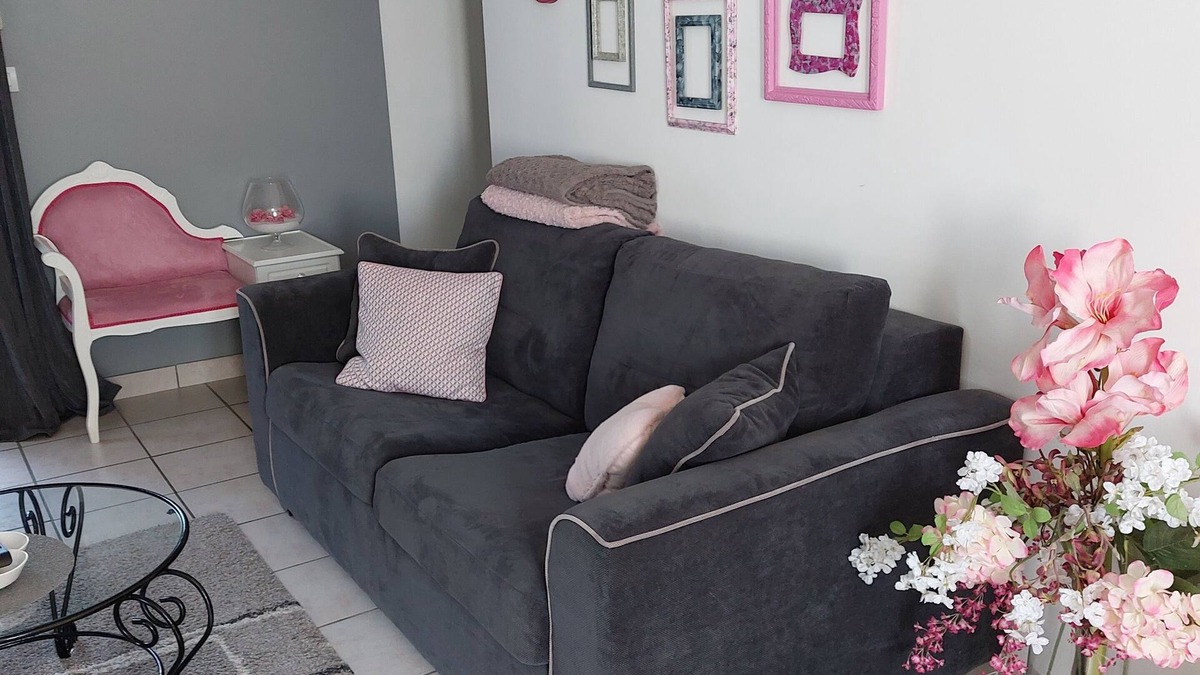 Saint-Romain-de-Jalionas Apartment | BELLOGIA APARTMENT 3km from the medieval town of Crémieu