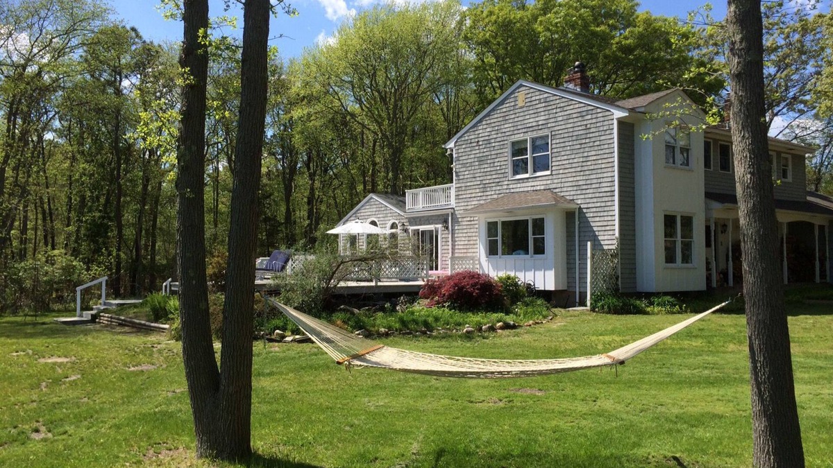 East Patchogue House | Bellport/E. Patchogue, 4 Bed, 3 Bath, Waterfront.