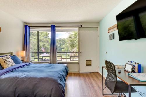 Eutawville Hotel | Bells Marina & Fishing Resort - Santee Lake Marion by I95 - Family Adventure, Pets on Request!