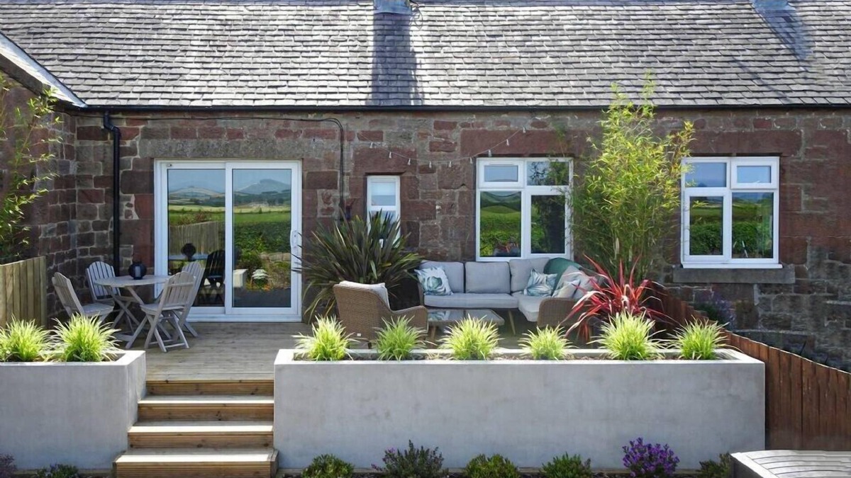 Belford Cottage | BELLSHILL COTTAGE, family friendly, with open fire in Belford