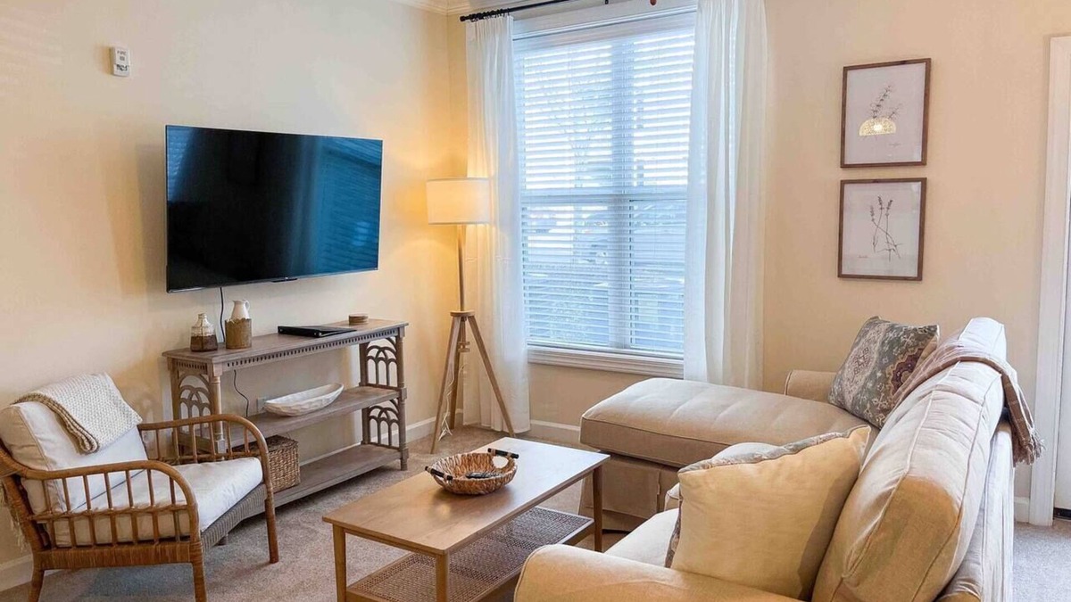 Belmont Apartment | Belmont stay - 14 days or more!