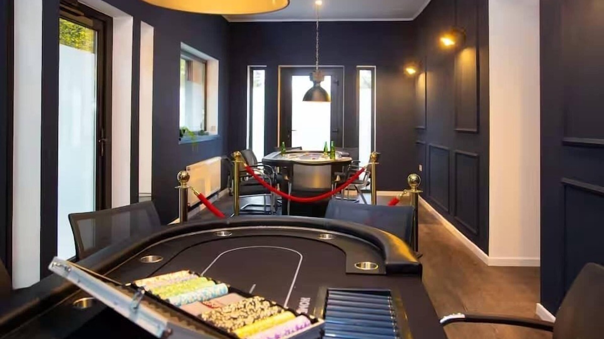 Bendorf Villa | Belmonte Whirlpool-Sauna-Billard-Kicker-Kino
