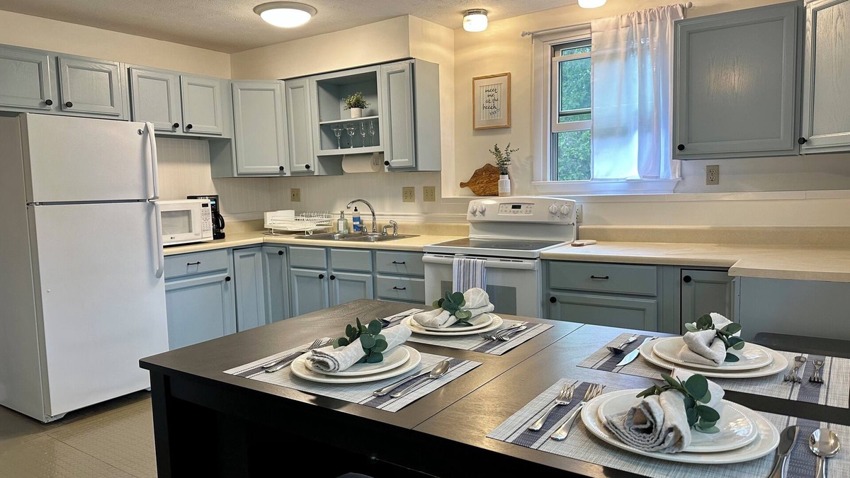 Camp Ellis Apartment | “Below Deck” at Ferry Beach - 2 bedroom apartment steps from the beach!