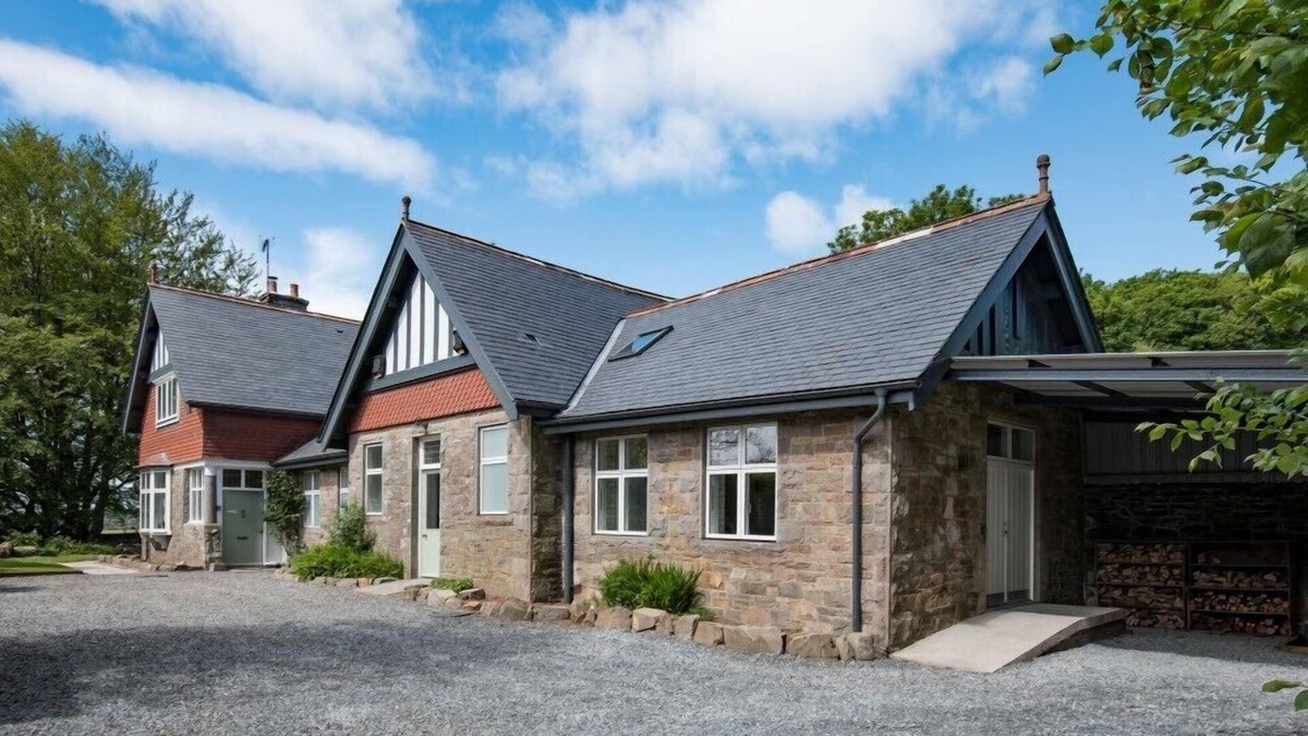 Kirkcudbright Cottage | BELTIE LODGE, pet friendly, with open fire in Borgue
