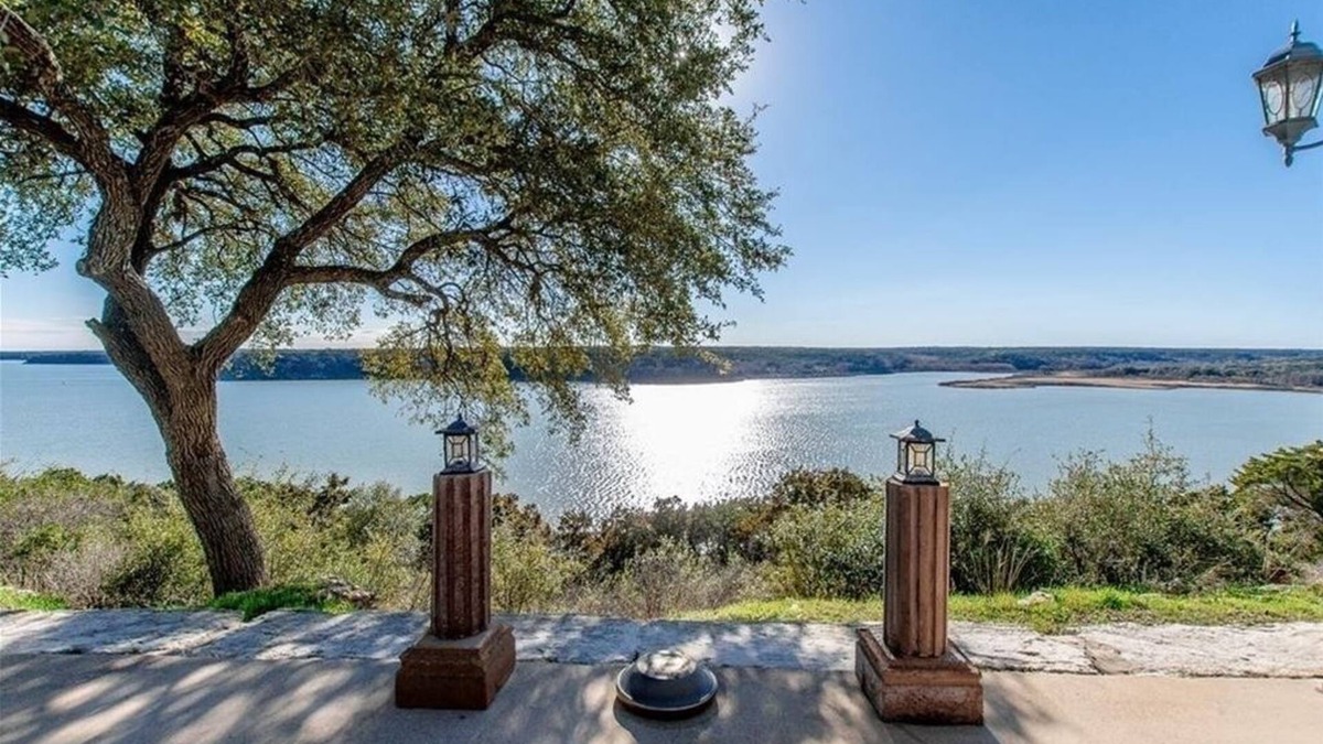 Leon Junction House | Belton Lake views, large patio, pool table! 3 bed,2 bath with 4th bedroom option
