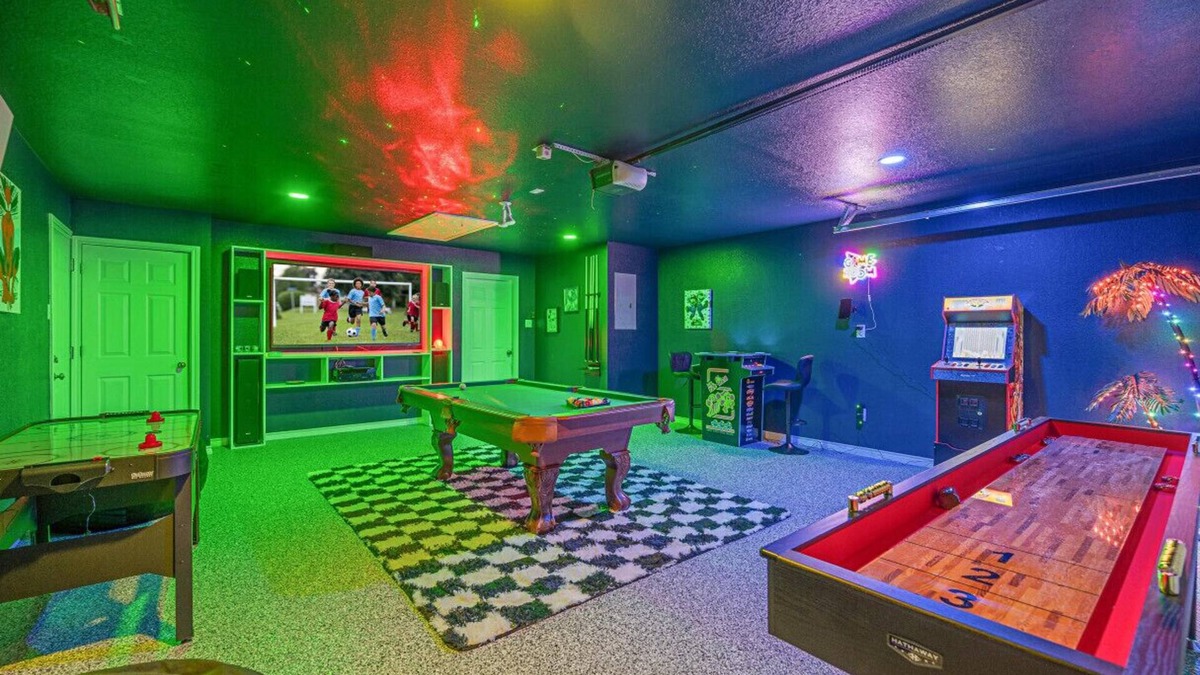 Belton House | Belton Lakeview | Game Room | Hot Tub | Fireplace