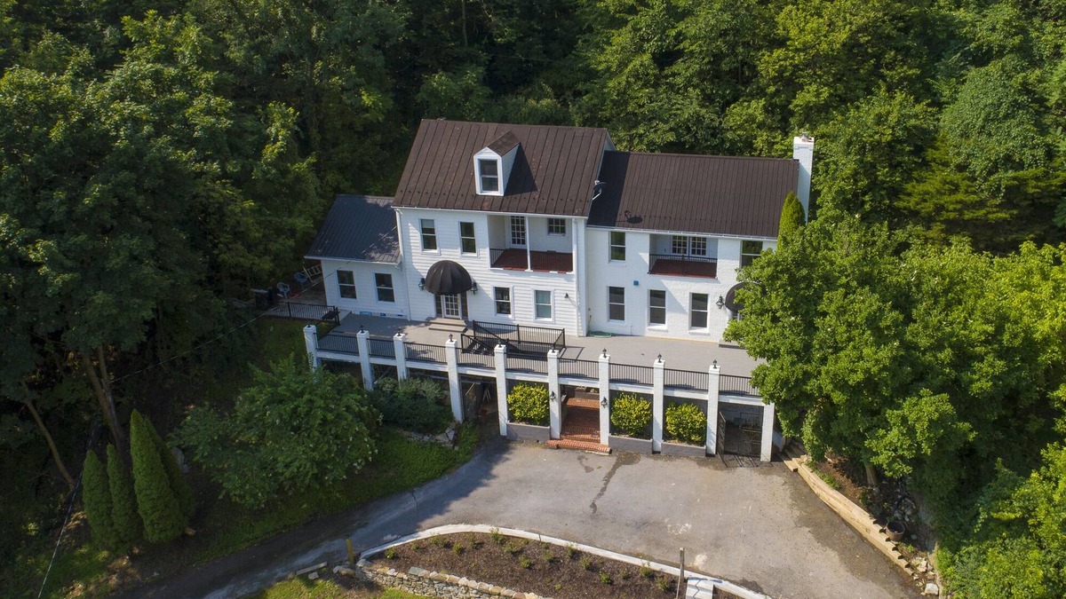 Clear Spring House | Belvedere On The Potomac
