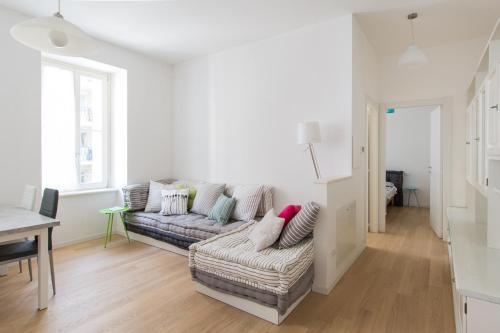 Citta Nuova-Barriera Nuova-San Vito-Citta Vecchia Apartment | Belvedere White Flat
