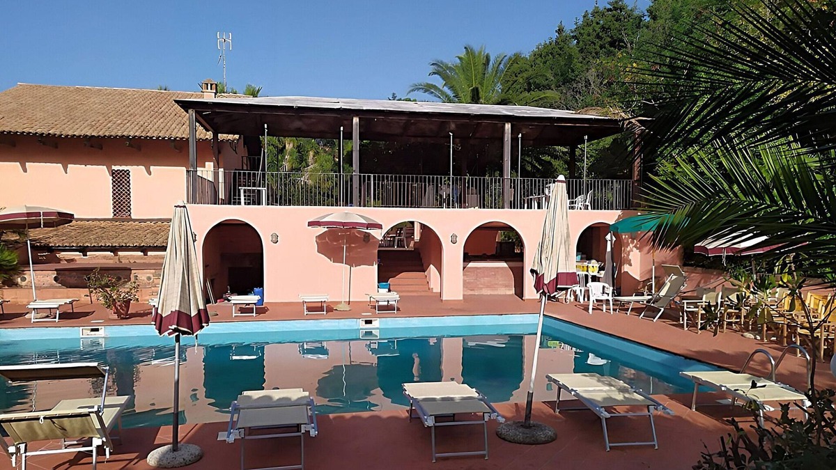 Briatico Apartment | Belvilla by OYO Pleasant apartment with pool