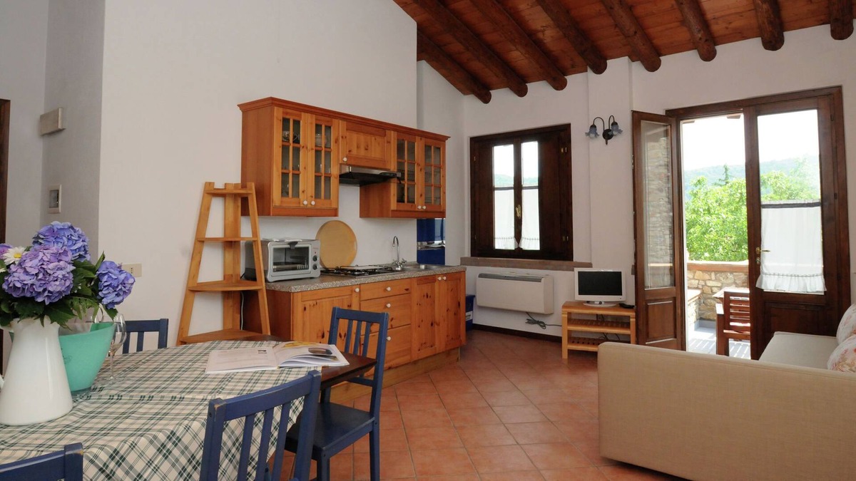 Monticelli Brusati Apartment | Belvilla by OYO Spacious Apartment with Pool