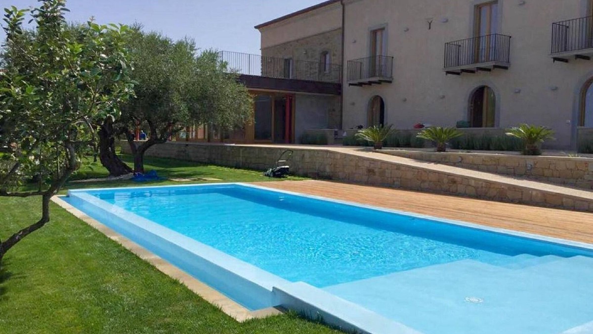 Naso Villa | Belvilla by OYO Hotel Alimunera