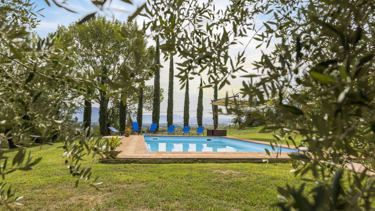 Cantalupo Villa | Belvilla by OYO Villa Collemancio