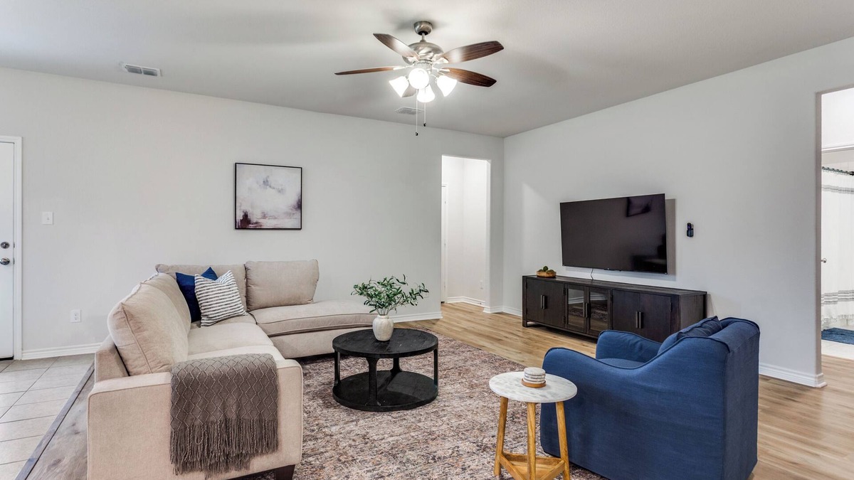 Benbrook House | Bendale Bliss in Benbrook