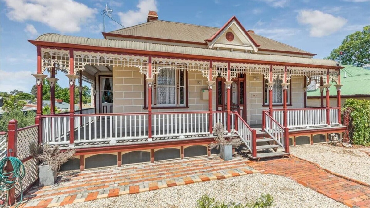 Bendigo House | Bendigo Signature Accommodation on Barnard