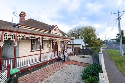 Bendigo House | Bendigo Signature Accommodation on Barnard