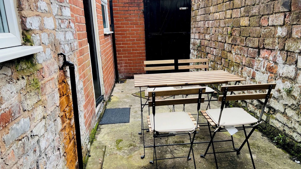 Bootle House | Benedict Place, Liverpool with FREE Parking