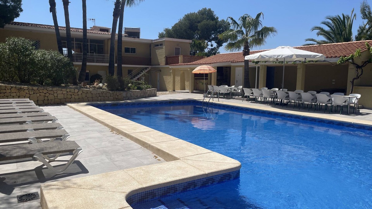 Benidorm Villa | Benidorm. Private villa with pool & air conditioning. Sleeps up to 25.