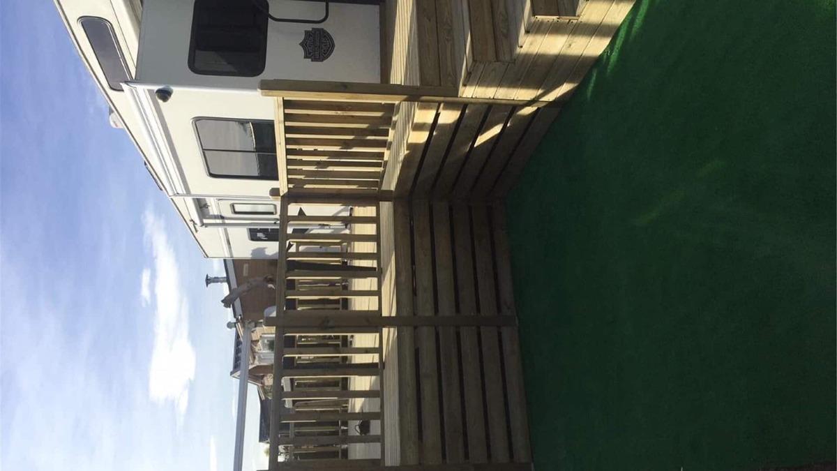 Benidorm RV Rental | Benidorm Superior Fifth Wheel Caravan for holiday rentals. Bargain