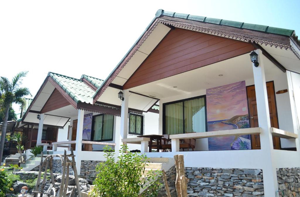 Ko Sichang Resort | Benjaporn Bungalow