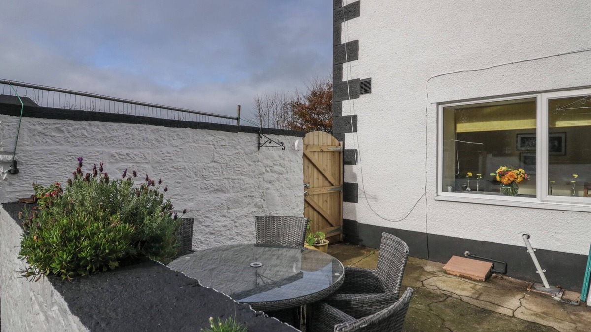Gosforth House | BENSTEAD COTTAGE, pet friendly, character holiday cottage in Gosforth